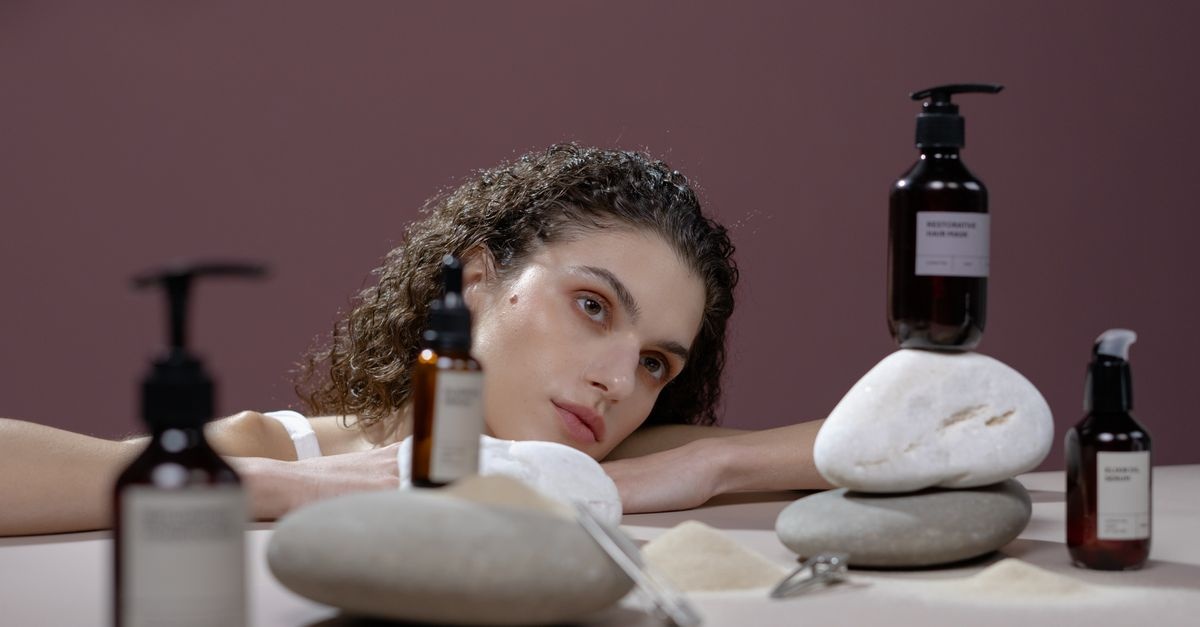 Pelle impura: la skincare che riequilibra, illumina e riduce le imperfezioni