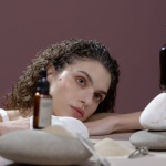 Pelle impura: la skincare che riequilibra, illumina e riduce le imperfezioni