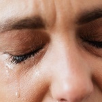 Lacrime dopo una rottura: come trasformare il dolore in una nuova ripartenza